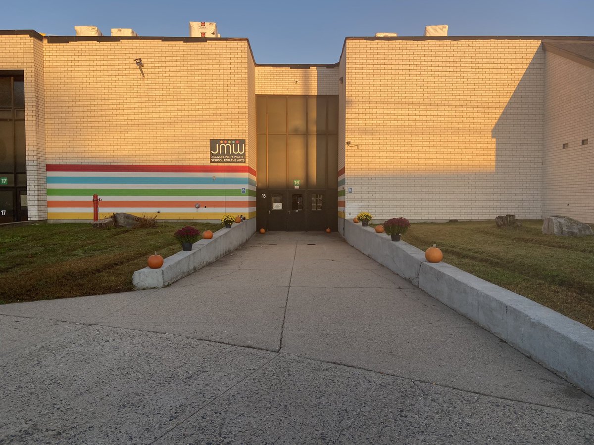 theMrMarchetti's tweet photo. Thanks to my daughter Zelda, this is how the entrance to my school looks today. https://t.co/yr3xlFAsAl