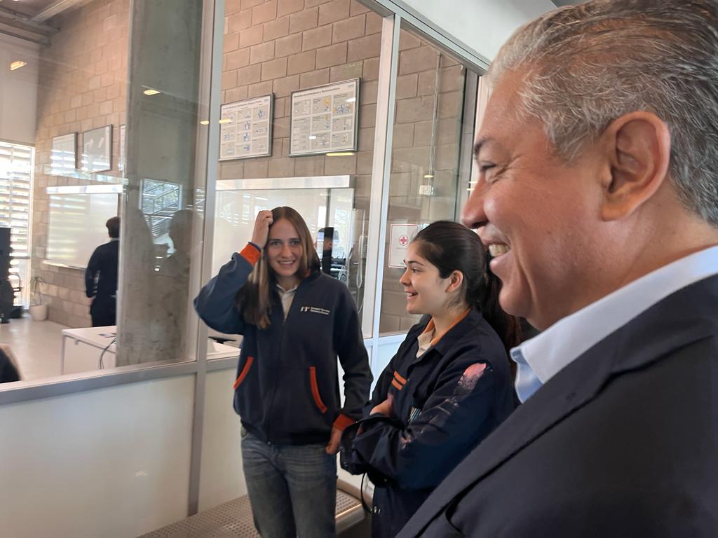 Rolo_Figueroa's tweet photo. En la localidad de Campana recorrimos junto a @ludovicogrillo las instalaciones de la Escuela Técnica Roberto Rocca @etrrar, elegida como una de las mejores 50 escuelas del mundo. Queremos replicar experiencias exitosas, porque la formación de los jóvenes va a ser una prioridad https://t.co/KhJo7N64yI