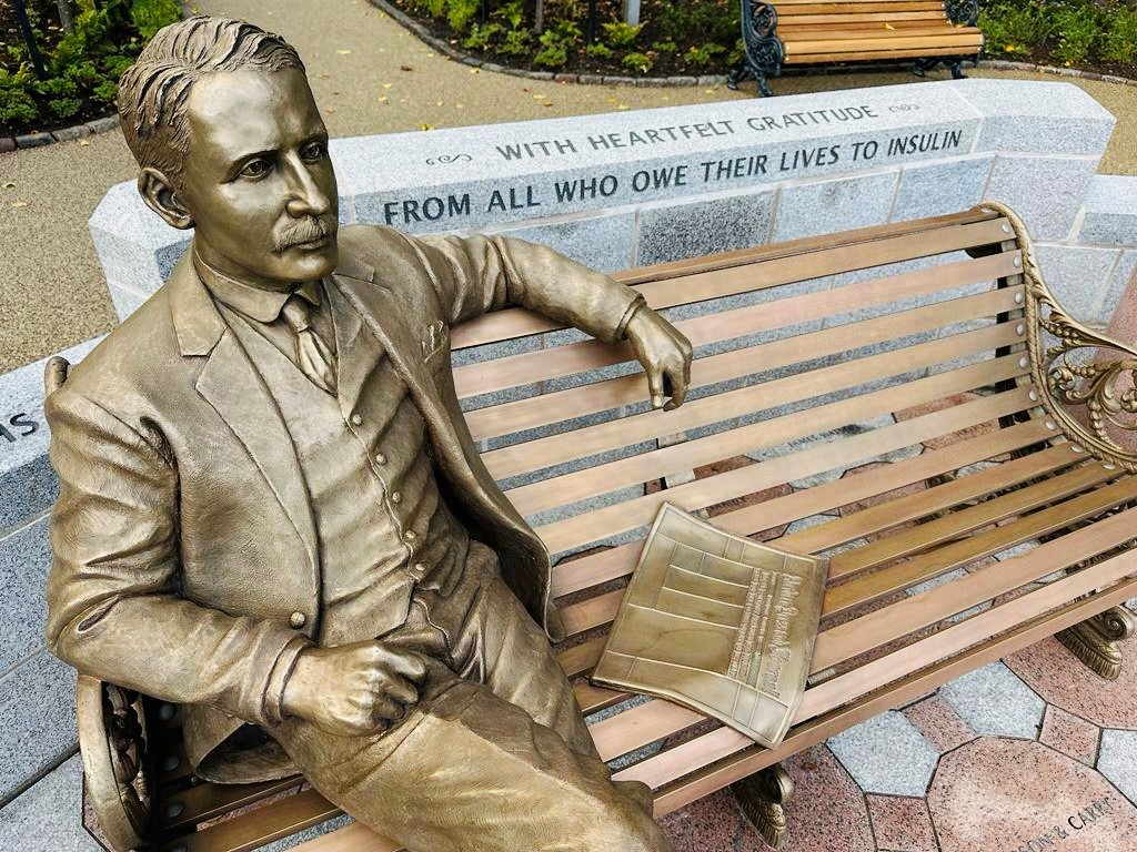 A benchmark of his success: Statue honouring 100 years since Nobel Prize insulin discovery prize unveiled in Aberdeen bbc.co.uk/news/uk-scotla… (pic: @BenPhilip_ @BBCScotlandNews)
