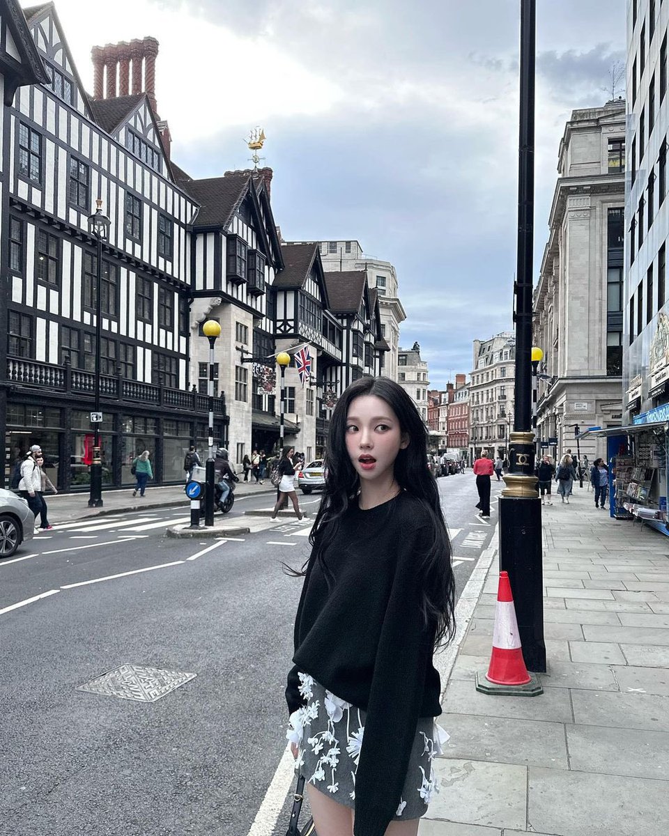 ujiminphoria's tweet photo. It’s me and my parasocial relationship with Karina against the world https://t.co/0nFndbH6JL
