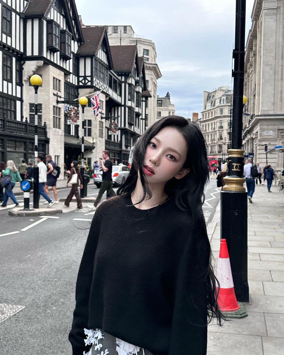 ujiminphoria's tweet photo. It’s me and my parasocial relationship with Karina against the world https://t.co/0nFndbH6JL