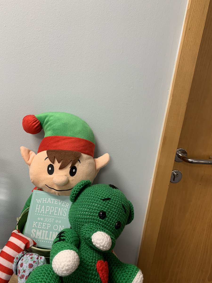 Ted has been out and about at Amersham Hospital today, finding what barriers colleagues <a href="/BucksHealthcare/">Buckinghamshire Healthcare NHS Trust</a> face to raising concerns. He even bumped into a Christmas elf in the BIRS team <a href="/NatGuardianFTSU/">National Guardian's Office 💙</a> <a href="/TraceyUFTSUG/">TraceyU</a>
