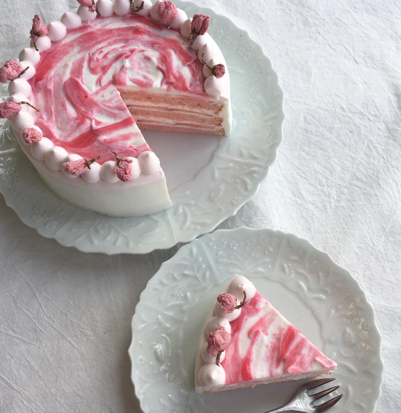daily_dolce's tweet photo. Cherry and strawberry milk shortcake by annie_rin https://t.co/w0YTSaBMAr