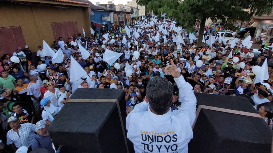 ¡Monagas dice presente!

Con alegría y entusiasmo ante la adversidad se desbordaron las calles de nuestra ciudad para recibir al próximo presidente Carlos Prosperi.

El cambio de Venezuela es irreversible, vamos con todo 🇻🇪
#MovilizacionTotalAD