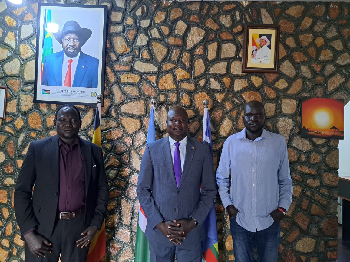 A visit by former WFP colleague (Chol on z R)  and his friend. Maintain bridges ...