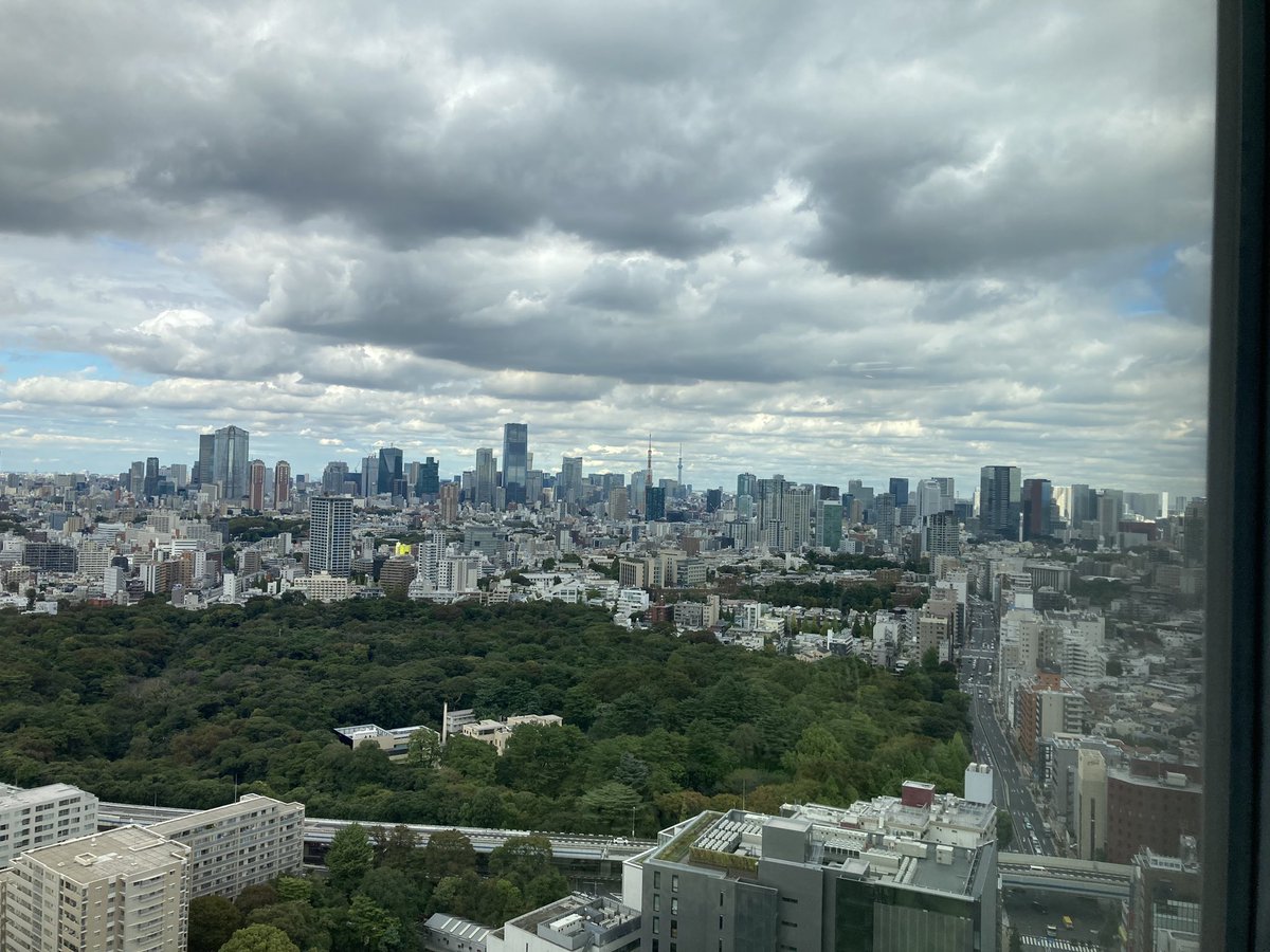 Hahahayunosuke's tweet image. やまりゅーさん（@yamaryu_aws ）に招待いただき、AWSの社員食堂に潜入！

めっちゃくちゃ美味しいし、綺麗だし、羨ましい！！

ここで #ランチトウキョウ 説あるな🧐（興味ある人、DMください笑）
#AwsStartupLoft