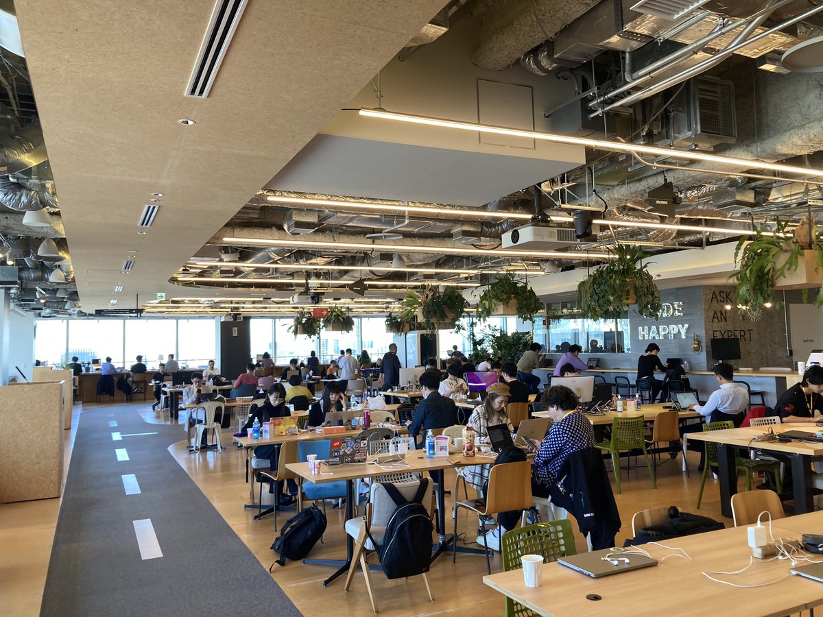 Hahahayunosuke's tweet image. やまりゅーさん（@yamaryu_aws ）に招待いただき、AWSの社員食堂に潜入！

めっちゃくちゃ美味しいし、綺麗だし、羨ましい！！

ここで #ランチトウキョウ 説あるな🧐（興味ある人、DMください笑）
#AwsStartupLoft