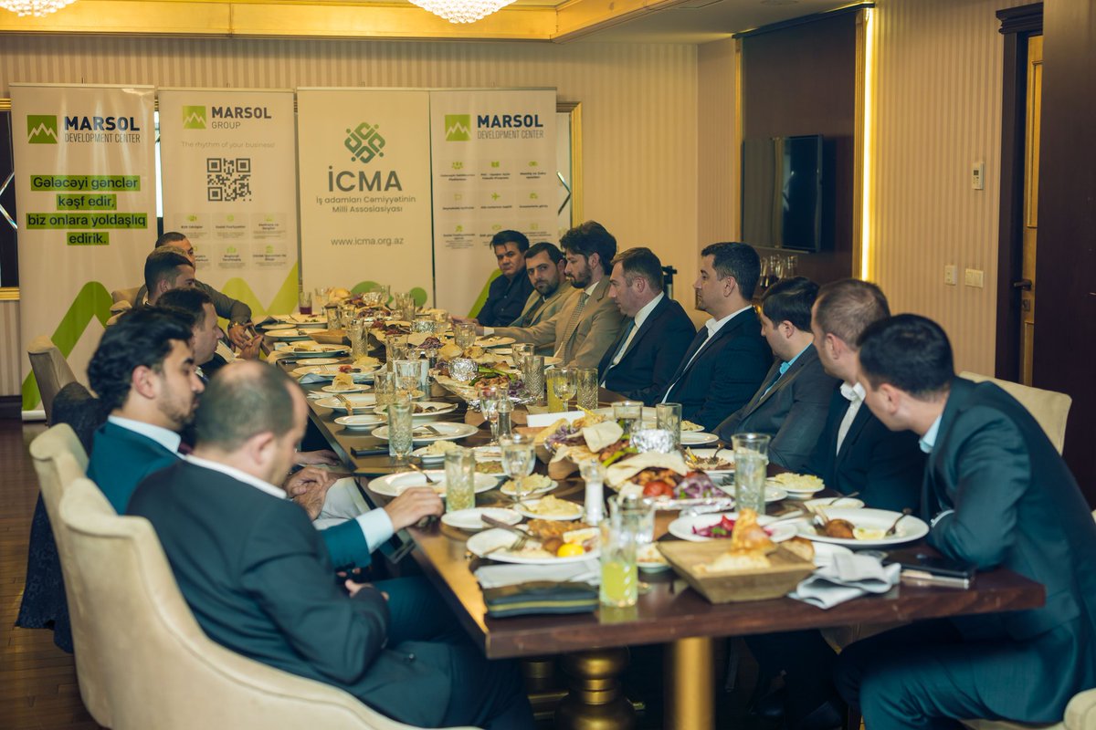 FarhadGarashov's tweet photo. Marsol Group-un təşkil etdiyi "İşgüzar Axşam Ziyafəti"-ndə #KOBİA İH sədrinin 1-ci müavini Natiq Həsənovla birlikdə təmsil etdiyimiz sahələr üzrə sahibkarların suallarını cavablandırdıq və qarşılıqlı fikir mübadiləsi apardıq. #b2b #marsolgroup #biznesgörüş #sahibkar https://t.co/11qFDYf3BW