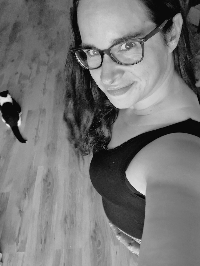 Werken aan beter💪zoals volgers mij van weten heb ik al lange tijd ontstoken pezen. Maar we gaan met de blik voorruit. Eind deze maand spuit erin en nu vooral houding en verstevigingswerk!
Oh en streamem natuurlijk! 
 #heather #gym #gettingthere #twitch #streamer #gamer