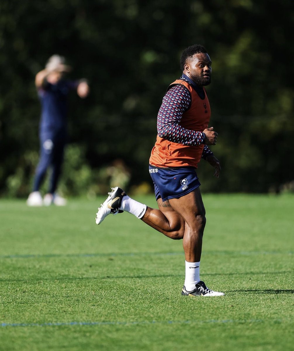 God is Good 🙌🏾
New Team Same Dream , all set 🔋 , ready to go !!!
#trustingtheprocess #godstiming #faith #believe #trust #upthebears🐻