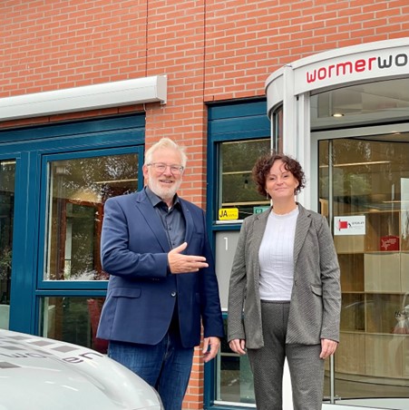 WormerWonen tweet media