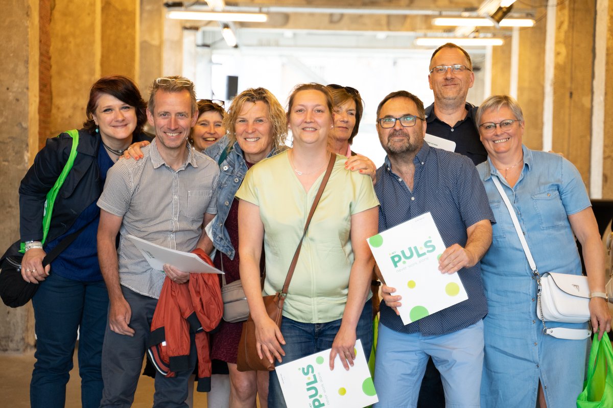 pulsretail's tweet photo. #throwback fijne afgevaardigden @acvpuls #startdag https://t.co/yFhw6vFE2s