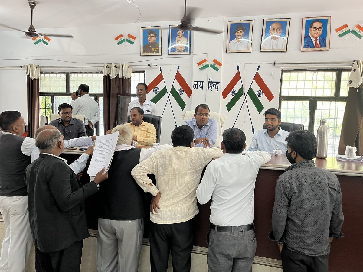 Taking Charge!
PCS officer in Tehsil Soraon, Prayagraj!
