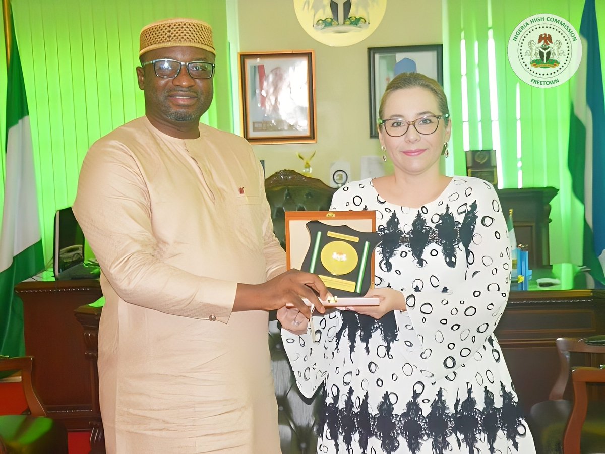 AriKeana's tweet photo. High Commissioner of Nigeria to @ngmission_sle H.E @OmakuHenry Fcim, today played host to the Polish Ambassador to Nigeria, H.E Joanna Tarnawaska on a courtesy visit at the Nigerian House, Freetown. https://t.co/PaUkixShQ5