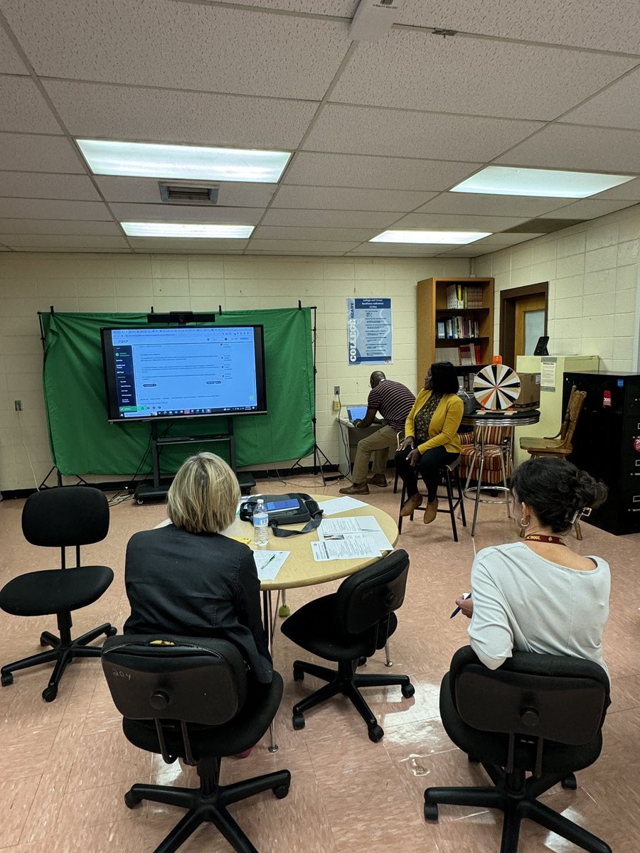 cbshaw22's tweet image. Happy to be involved in the Academy Kickoff for the NEW @NAFCareerAcads Academy of Finance at @PinsonValley! @JEFCOCareerTech @JEFCOED