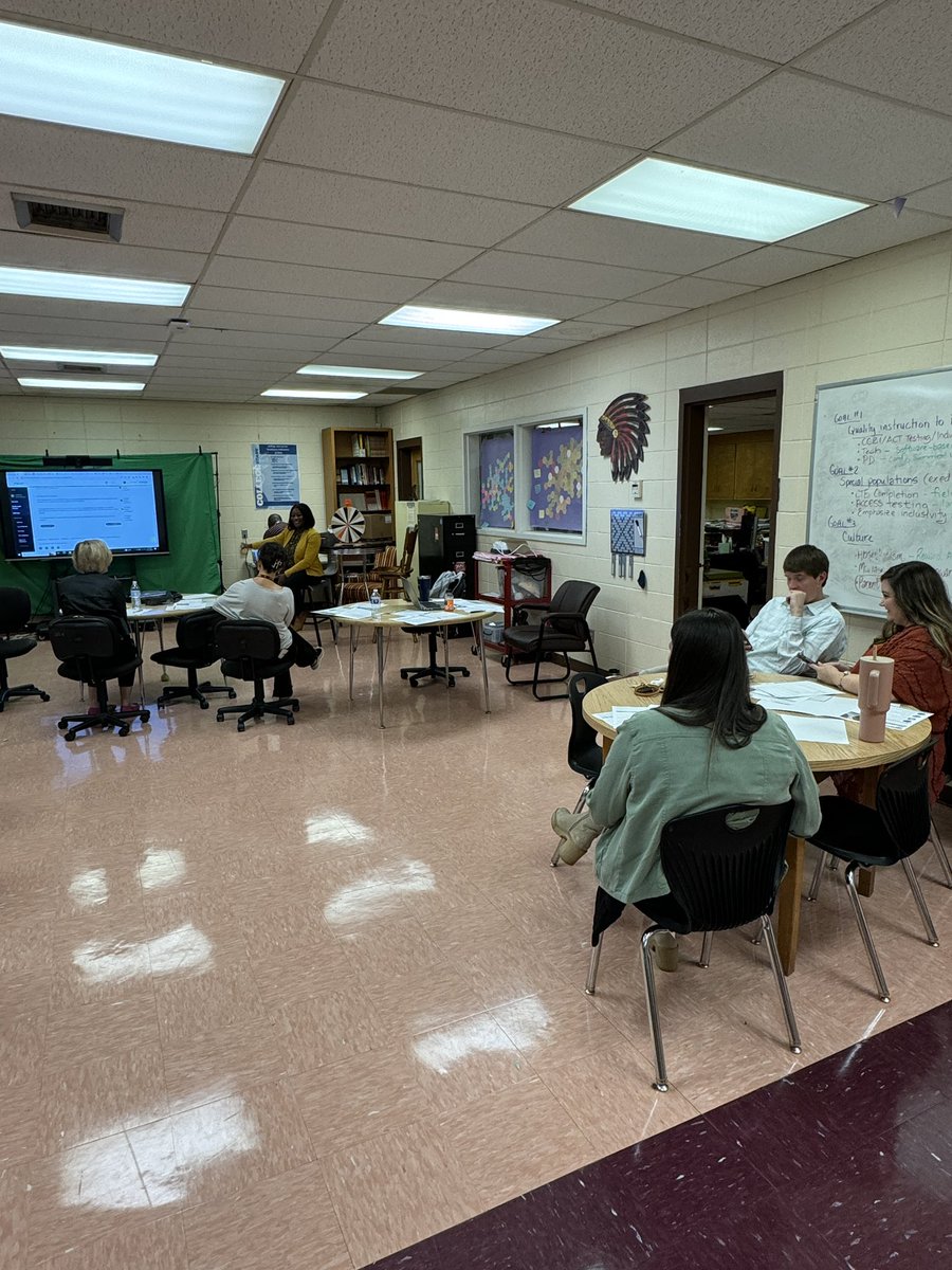 cbshaw22's tweet image. Happy to be involved in the Academy Kickoff for the NEW @NAFCareerAcads Academy of Finance at @PinsonValley! @JEFCOCareerTech @JEFCOED