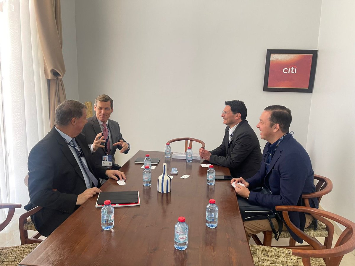 Dando cumplimiento a nuestra agenda bilateral con bancos internacionales en #WBmeetings, nos reunimos con Víctor Méndez, representante para América Latina de Morgan Stanley, y Joaquin Jugo, representante del banco Citi, para analizar oportunidades de trabajo conjunto. <a href="/Findeter/">Findeter Colombia</a>