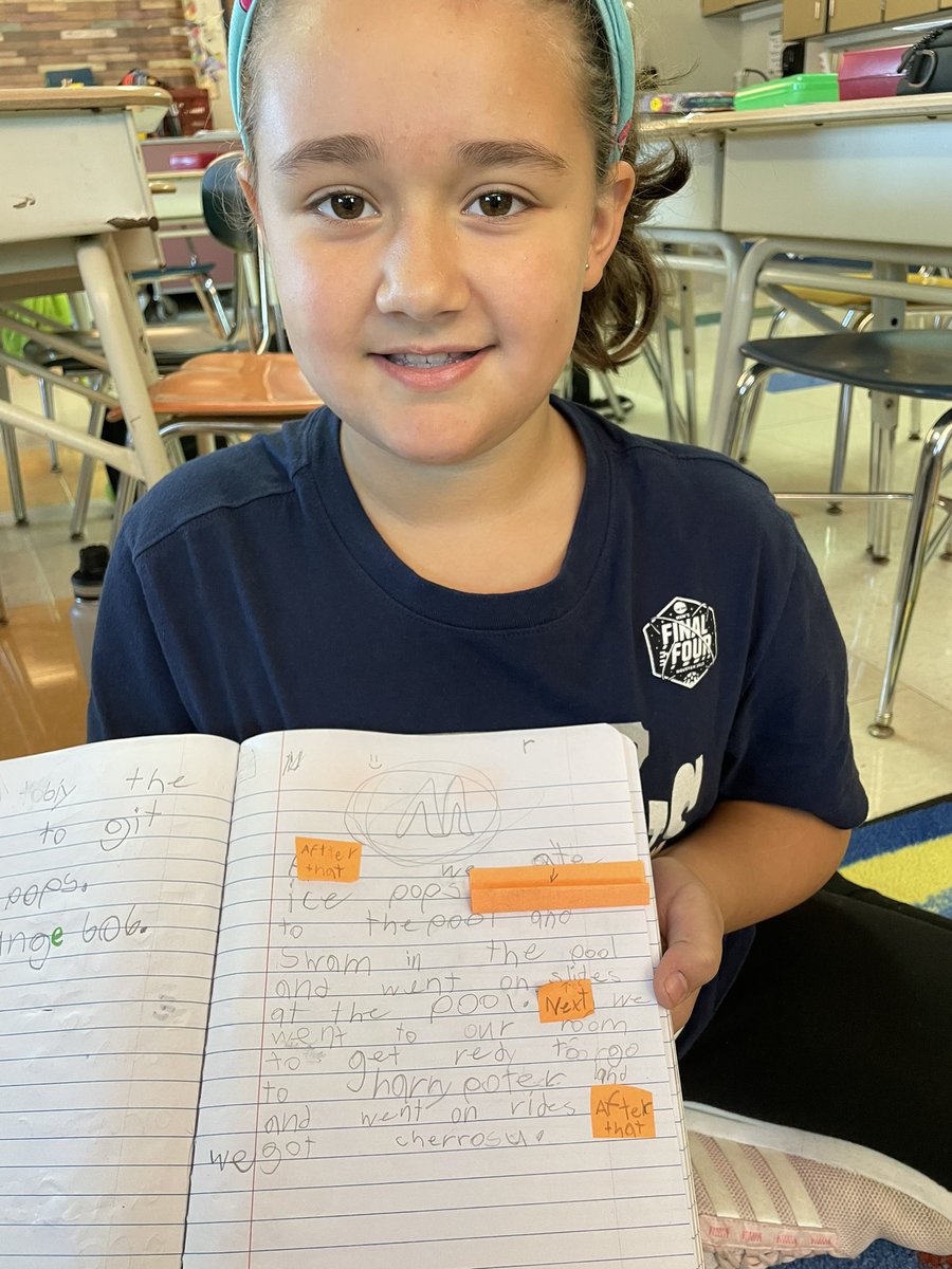 MrsLago_SNIS's tweet photo. Adding transitions to our writing https://t.co/aY2SlJWfiR