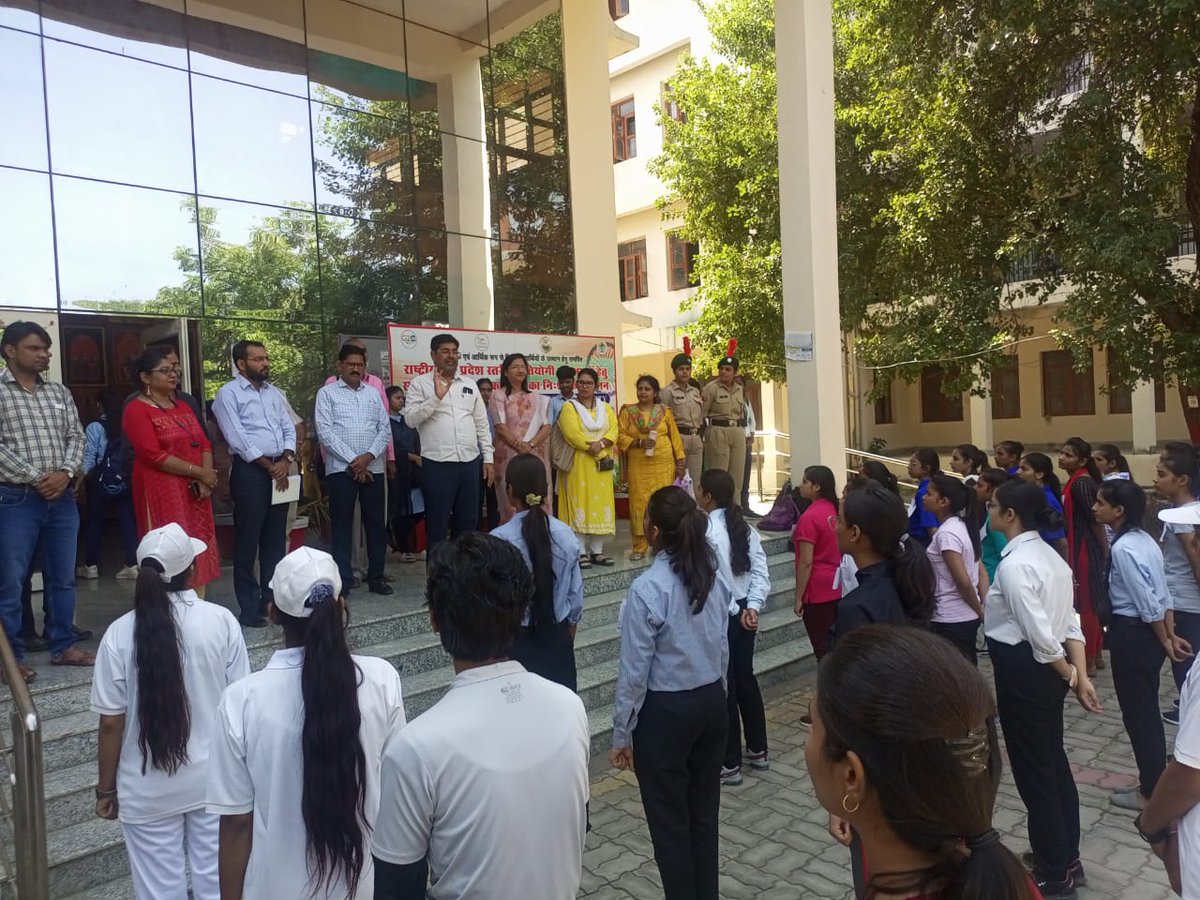 DrShwetaPandey3's tweet photo. #prerdparade के चयन के लिये @nssjhansi , @BUJHSOFFICIAL में आज प्रक्रिया पूरी हुई । इस वर्ष बालिकाओं के लिये विशेष अवसर है , सभी सीटें बालिकाओं के लिये ही सुरक्षित है 😊 @DrumeshkumarBU @CMOfficeUP @EduMinOfIndia @_NSSIndia @munnatiwaribu @Profmukeshpndy https://t.co/vwqvlvep9Q