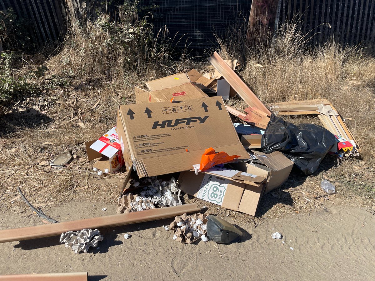 svswa's tweet photo. Uh oh 😬 looks like these materials lost their way to our recycling facilities!
We accept mattresses, cardboard, small appliances for FREE ♻️ Bring your tires for FREE during Tire Amnesty events! 
Illegal dumping is no good. Take advantage of our services instead! https://t.co/SQbte4sx0X