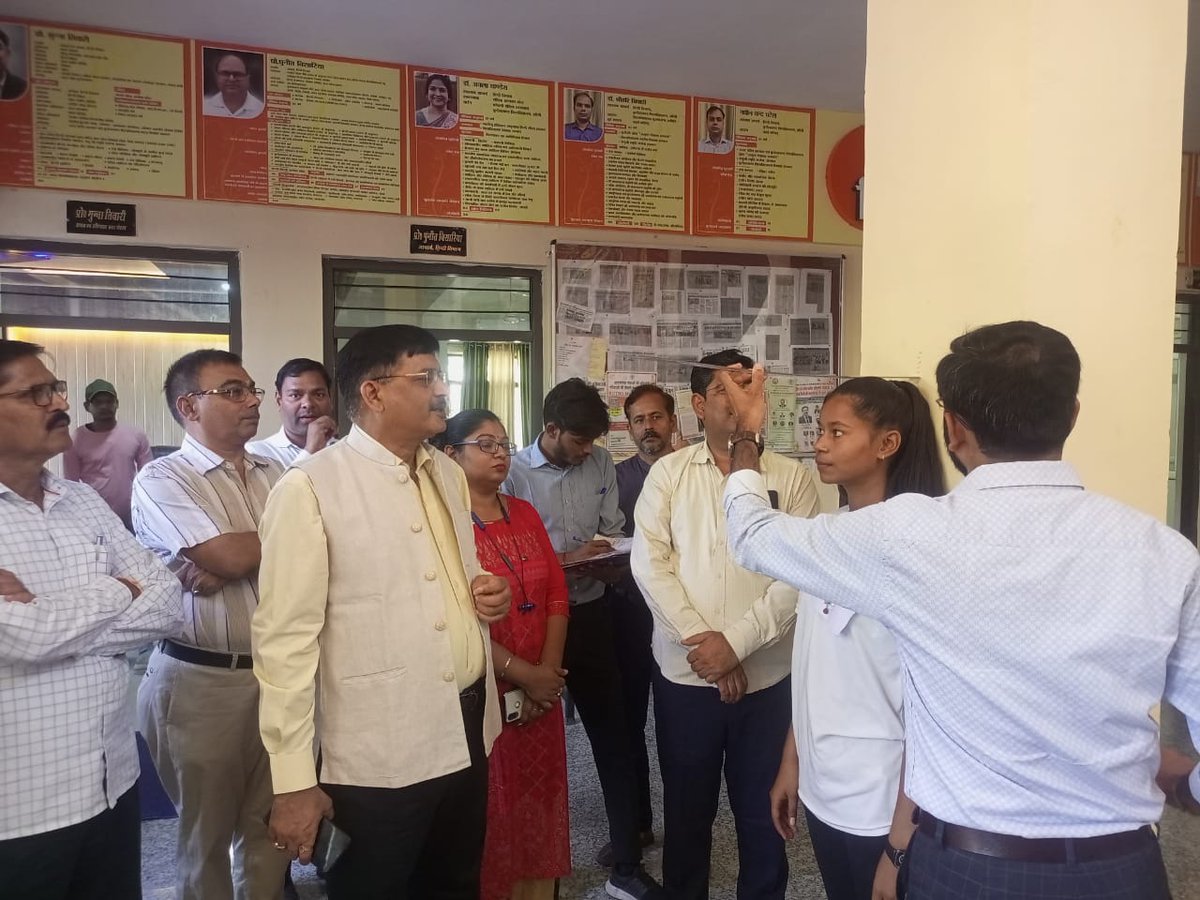 DrShwetaPandey3's tweet photo. #prerdparade के चयन के लिये @nssjhansi , @BUJHSOFFICIAL में आज प्रक्रिया पूरी हुई । इस वर्ष बालिकाओं के लिये विशेष अवसर है , सभी सीटें बालिकाओं के लिये ही सुरक्षित है 😊 @DrumeshkumarBU @CMOfficeUP @EduMinOfIndia @_NSSIndia @munnatiwaribu @Profmukeshpndy https://t.co/vwqvlvep9Q