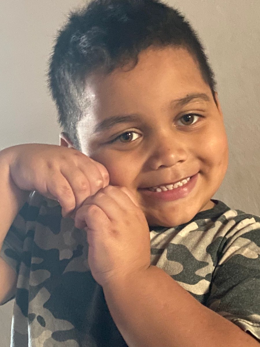 ViicVianaa's tweet photo. Falei pro meu sobrinho que não comprei presente de dia das crianças e ele me fala que aceita pix🥲

Pedro 7 anos: https://t.co/pXczPeK5NY