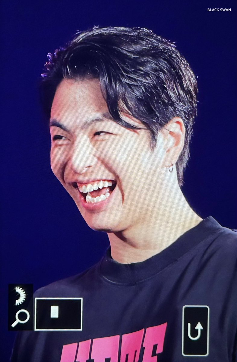 blackswan_0331's tweet photo. 231012 OSAKA 2부🧡4
😆😆😆😆
@tkwpcnfak 
#구준회 #준회 #JUNE #ジュネ
 #iKON #아이콘 https://t.co/vPeSZ9k49t