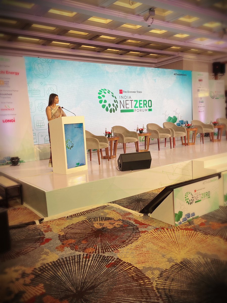 ushmatyagi's tweet photo. THE ECONOMIC TIMES “India Net Zero Forum 2023” hosted by yours truly 🤎 @EconomicTimes
At Hyatt Regency Delhi
#ushmatyagi #economictimes #anchor #emcee #tvanchor #host #entrepreneur #saree #indian #netzeroenergy #forum #workpost #lovemyjob #selflove #ushma https://t.co/SJdhM3cPqd