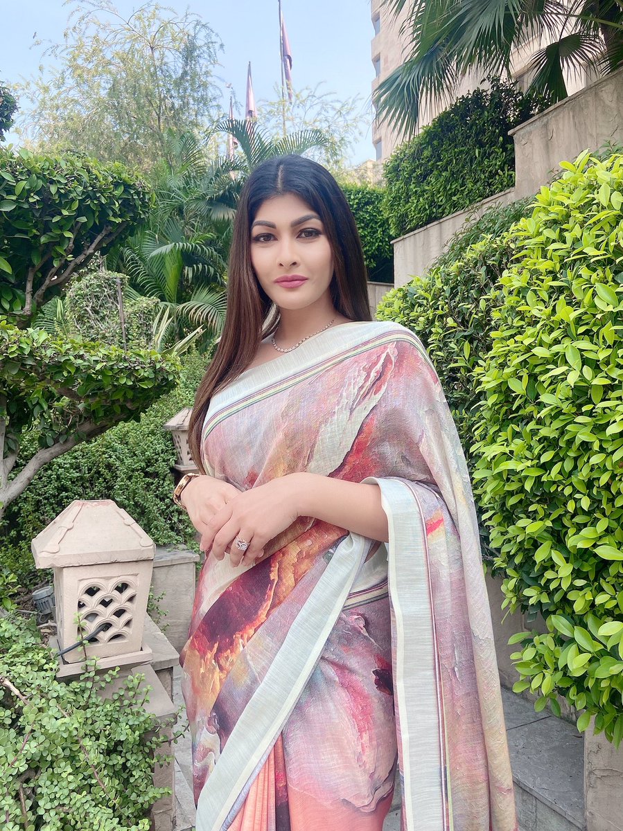 ushmatyagi's tweet photo. THE ECONOMIC TIMES “India Net Zero Forum 2023” hosted by yours truly 🤎 @EconomicTimes
At Hyatt Regency Delhi
#ushmatyagi #economictimes #anchor #emcee #tvanchor #host #entrepreneur #saree #indian #netzeroenergy #forum #workpost #lovemyjob #selflove #ushma https://t.co/SJdhM3cPqd