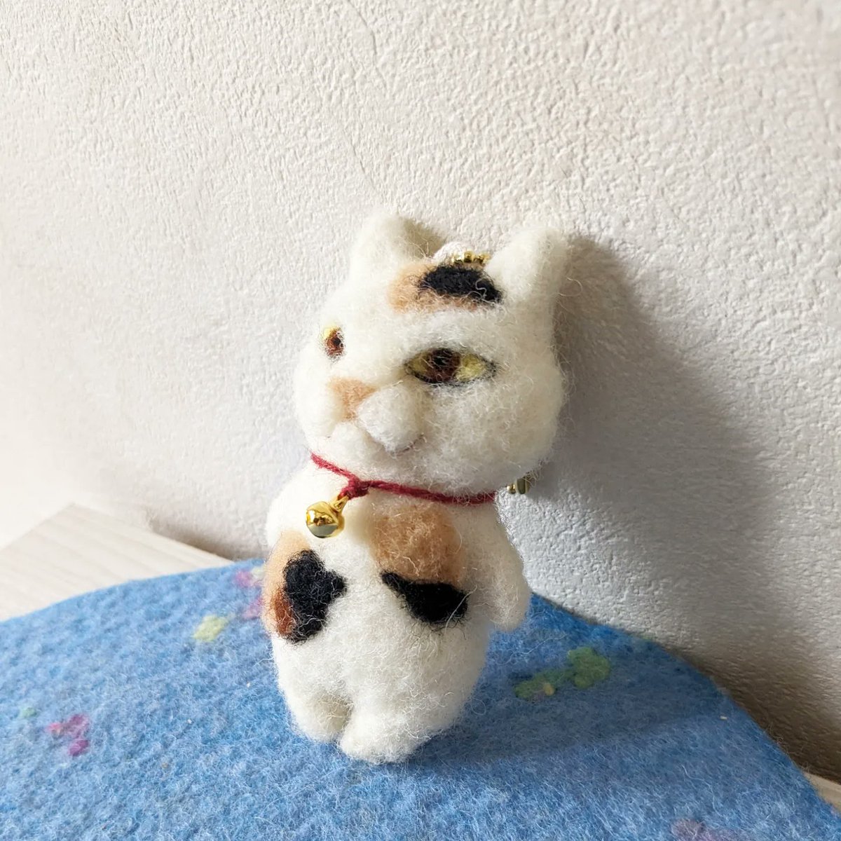 kashymie4's tweet photo. 今回、福岡展示会では、なんとかしみのかえる、共通のテーマ作品ということで、猫🐱作ってます😁猫好きさん、是非、遊びに来てください。#福岡
#博多
#警固
#tresallir
#feelfelt
#日本羊毛フェルト協会
#ひつじの学校
#展示会
#猫 https://t.co/lPMBDobxpL