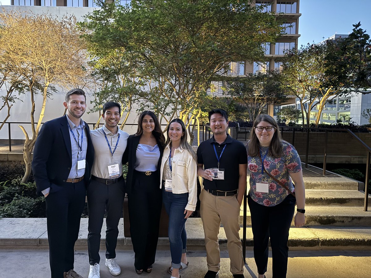 ValerieKhaykin's tweet photo. Honored &amp; grateful to have received the Cum Laude Research Award @SABImaging 2023 this year for our work on #histotripsy - on the same day FDA approval was announced!

As always, a huge thank you to my mentor &amp; histotripsy-queen, @MishalLala, for her endless support &amp; mentorship! https://t.co/8s6V6QxIdr
