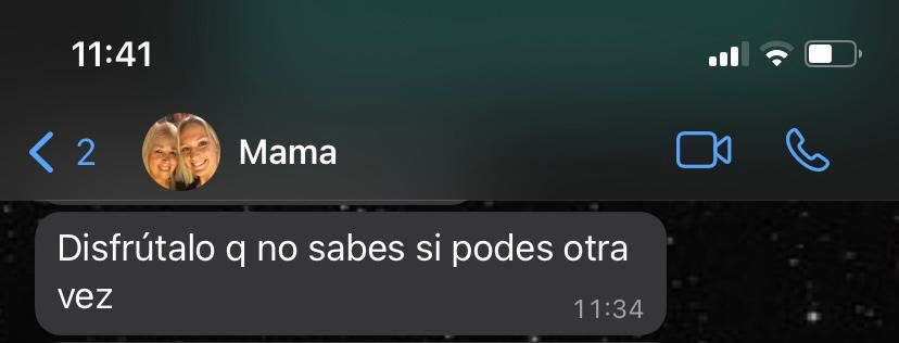 seregiani's tweet photo. Nadie:
Nuestros padres cuando nos logramos ir de vacaciones: https://t.co/FYiYucb2mg