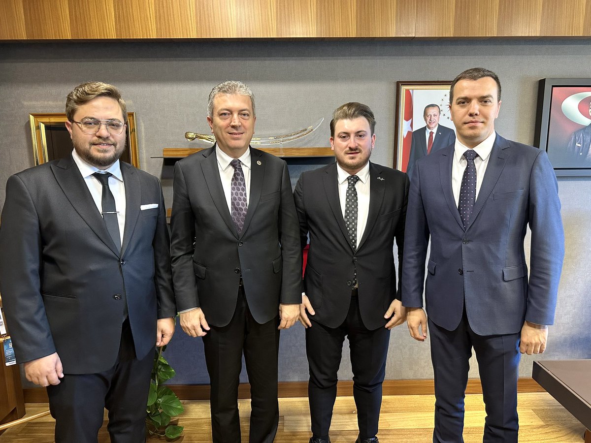 Gazi Meclisimizde ziyaretimize gelen kıymetli kardeşlerim Metin Dindar, Turgut Beşiroğlu ve Sefa Seslioğlu’na nazik ziyaretleri sebebiyle teşekkür ediyorum.