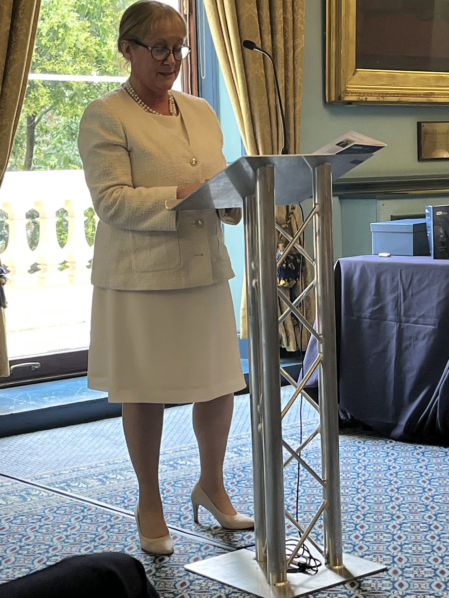 At the @StudyUCEM annual lunch today & absolutely delighted to see my old friend and colleague Helen Gordon, CEO @graingerplc receiving this year's Property Person of the Year Award from @amanda_clack Welcome to the best club around Helen! Hugely well deserved and indeed overdue.