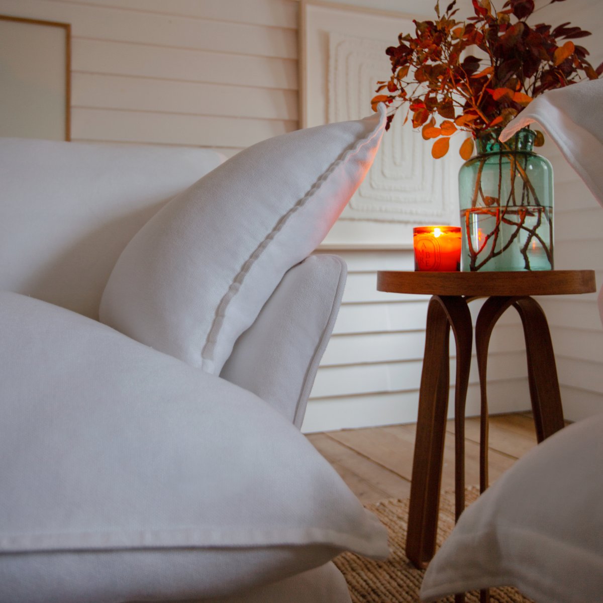 Infuse your home with earthy, neutral tones from our beautiful range of Italian linens. 

Our warming Jasper is a gorgeous natural colour that pairs perfectly with wooden tables, sculptural ceramics, and artistic foliage.