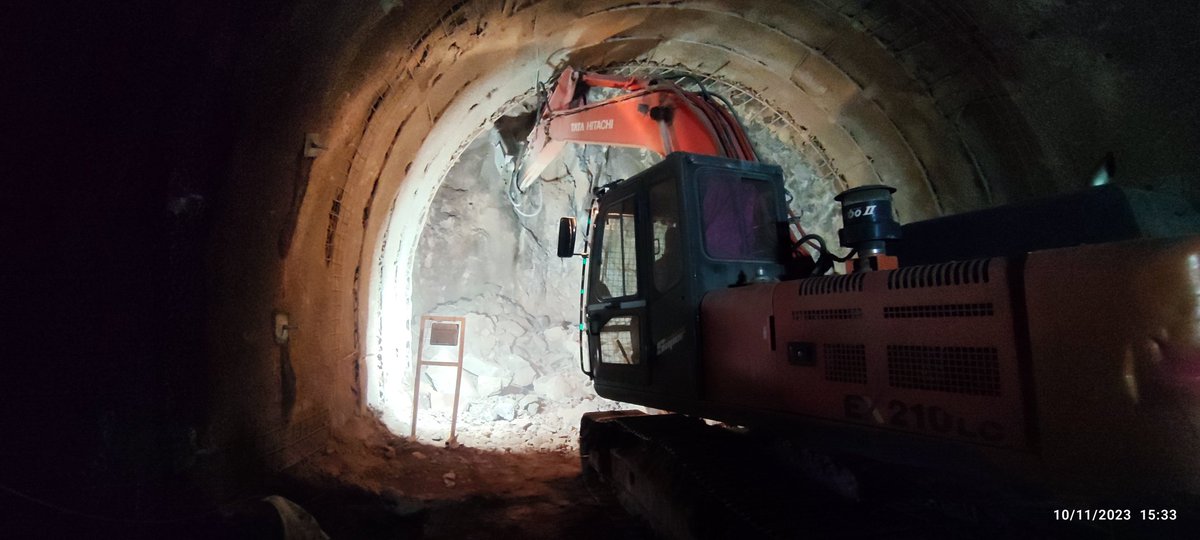 ghecbilaspur_hp's tweet image. Unleashing innovation and expertise in the real of tunnel projects! Our 4th year Civil Engineering students embark on an insightful industrial visit to the Bhanupali Bilaspur Railway Line.
#GHEC #Bilaspur #Tunnelproject #industrialtrip