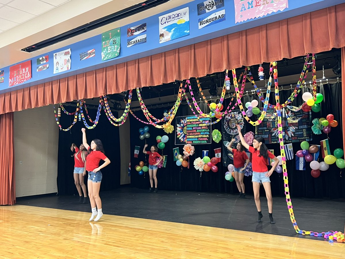 Closing out Hispanic Heritage Month <a href="/palmspringsms/">Palm Springs Middle</a> with a bang! 💃🏻 #LunchTimeMatinee