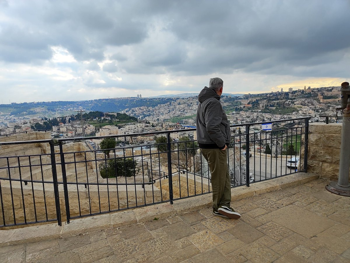 LuigiCiriello2's tweet image. #pregare è l' #urgenza in questo tempo di ogni discepolo del #Regno di #Dio. per la #pace di #Gerusalemme, per i cristiani che in questo momento sono perseguitati,per la tua lucidità spirituale, non sempre si può dividere la storia in bianco e nero, vero e falso, buoni e cattivi.