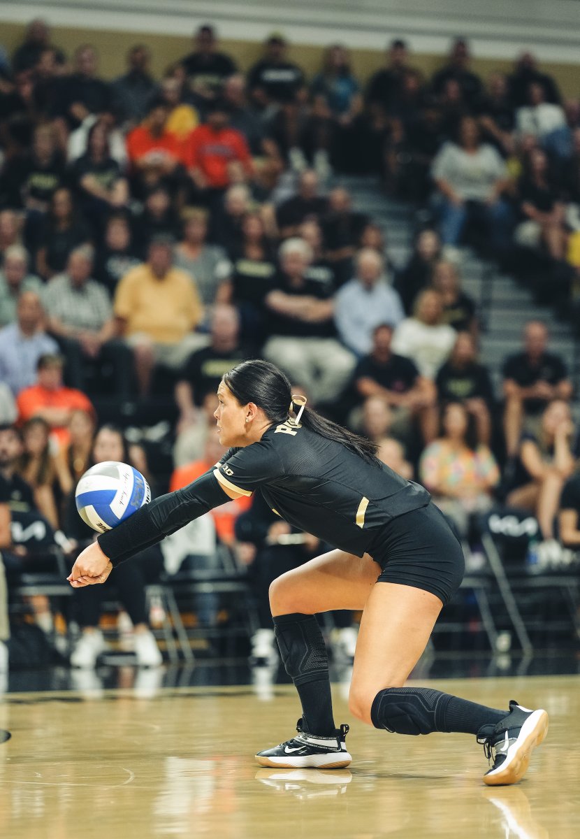 PurdueVB's tweet photo. The Boilers put up some #B1G numbers last night:

⚡️ @evahud12 and @ChicoineChloe's 17 kills marked the first time two Boilermakers posted as many kills in a Spike match in 19 years.

🔥 @m_schermerhorn's season-high 24 digs tied as the most in a Spike match in 15 years. https://t.co/8q5sKbIsci
