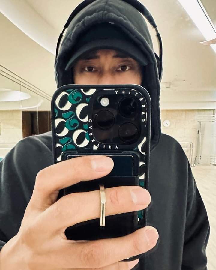 TotallySoJiSub's tweet photo. [Update] 12102023 So Ji Sub new post on his Instagram account 
@soganzi_51
" Ready 🐮" 
Thanks to credit
#SoJiSub #소지섭 https://t.co/yzmrbgpO3l