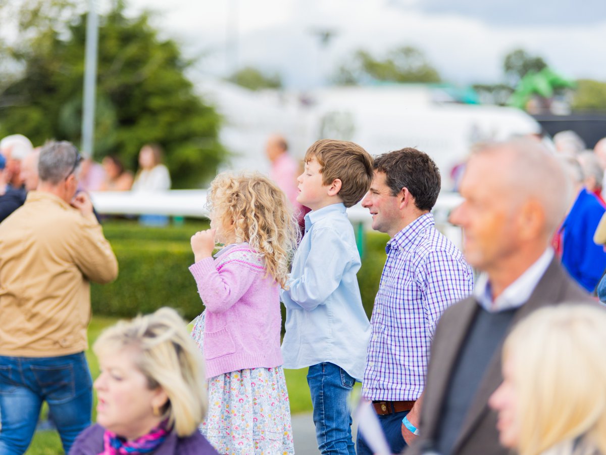 Up next is Halloween Day 🏇 With 7 thrilling races on offer, this family fixture is the perfect opportunity for a half-term action-packed afternoon. To book hospitality, tickets & punters package visit👇 bit.ly/3F1yw7d