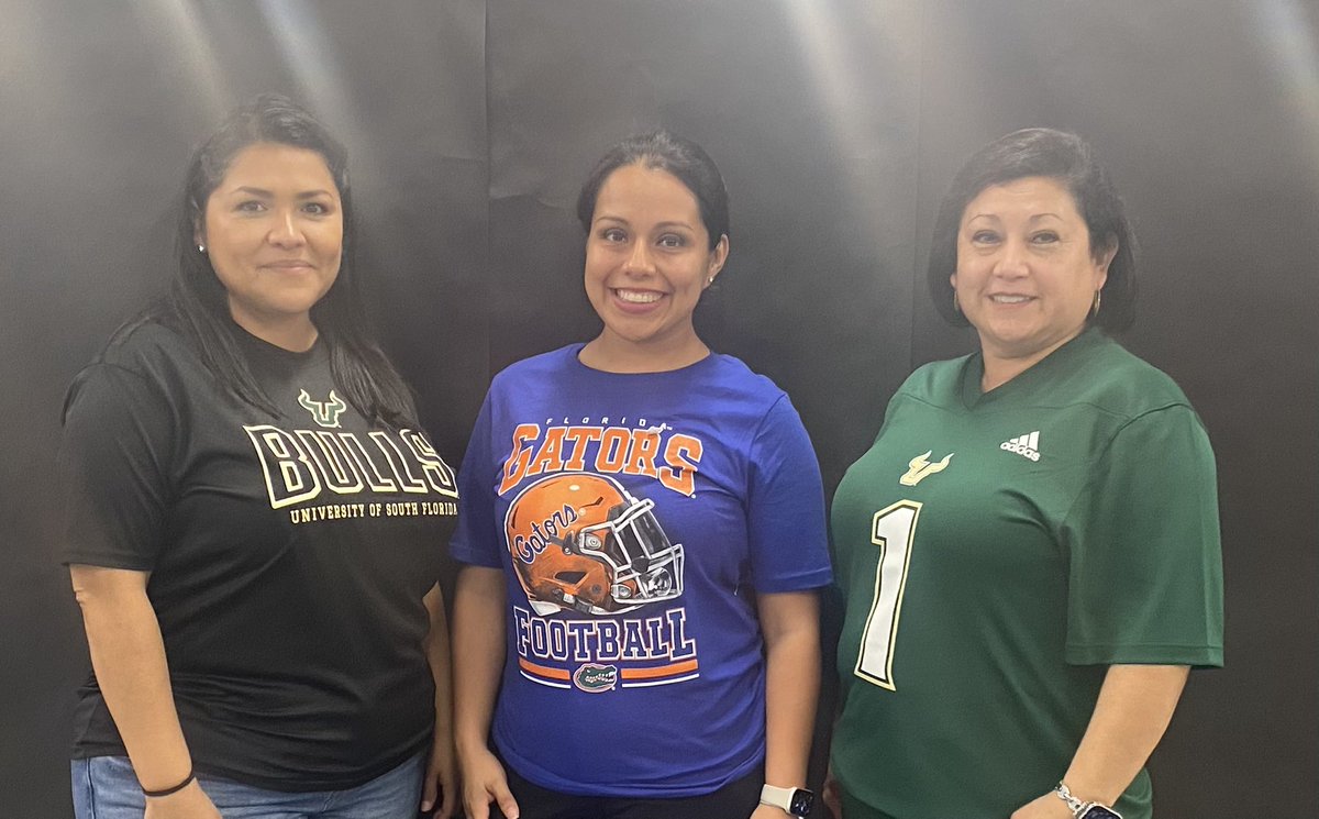 DaisyQR1's tweet photo. We are college bound at @HCPS_Trapnell! Si se puede, Yes we Can! #HispanicHeritageMonth #gobulls https://t.co/etlDH5NdUe