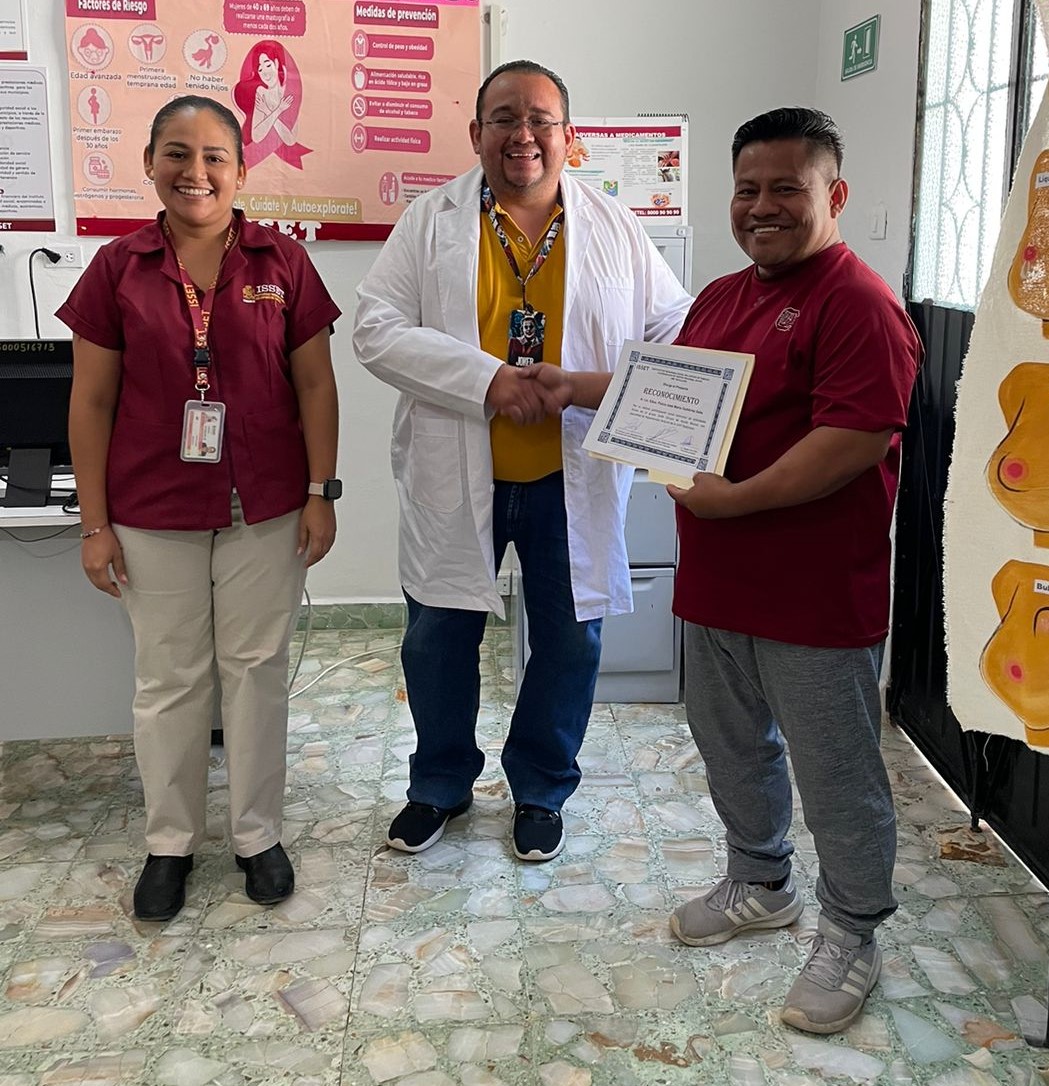 Isset_Tab's tweet photo. #Hoy se llevó a cabo una activación física para derechohabientes con #Hipertensión en la Unidad de Medicina Familiar #ISSET #Tapijulapa. El instructor los guió para realizar de forma segura diversos ejercicios que ayudan a reducir la presión arterial https://t.co/XdwtzypSUf