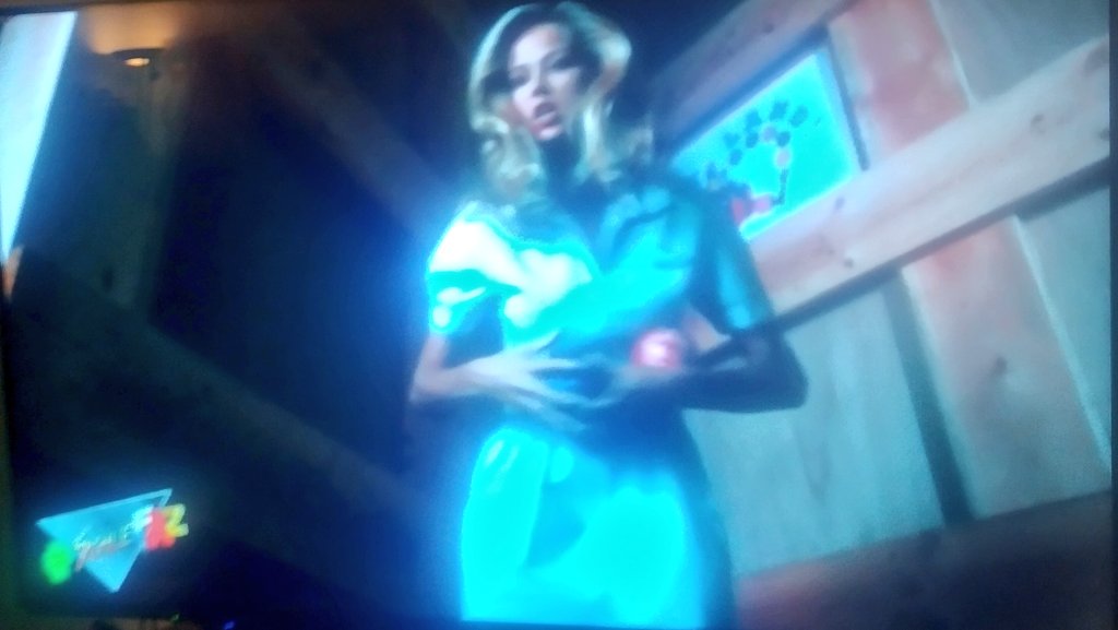 moxi06's tweet image. #SchleFaZ #WirSindSchleFaZ #Dollman "Dollman versprich mir du wirst den Schlefaz hier beenden ja Du und Dieter- Norbert Jones ! Siehst du Dollman ich bin nicht verrückt ...Schnapp Sie Dir Dollman ! "