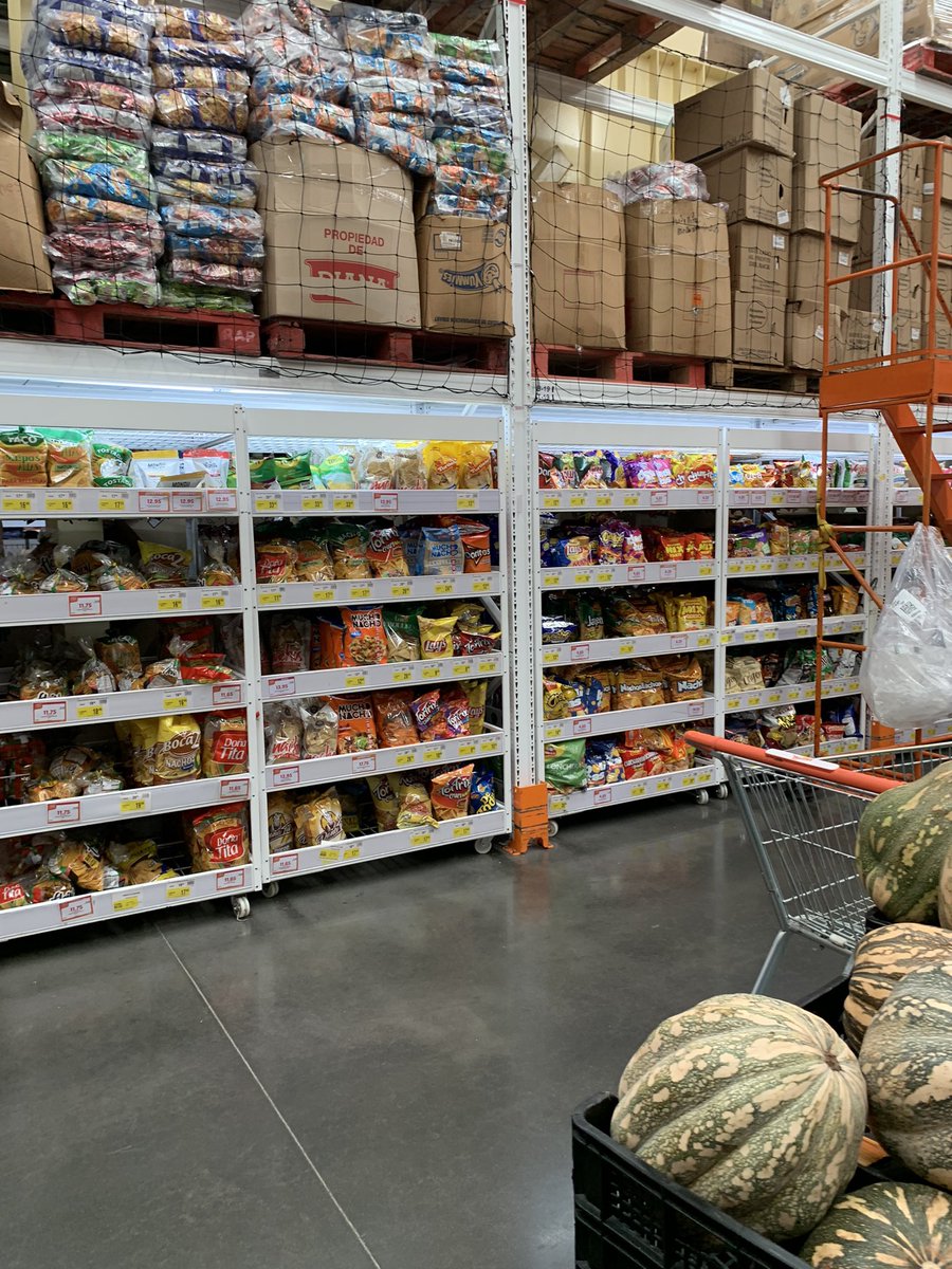 jennteinforma's tweet photo. Para los que andan difundiendo miedo que no hay nada en los supermercados 🧚🏻 https://t.co/YqK9VlOe4r