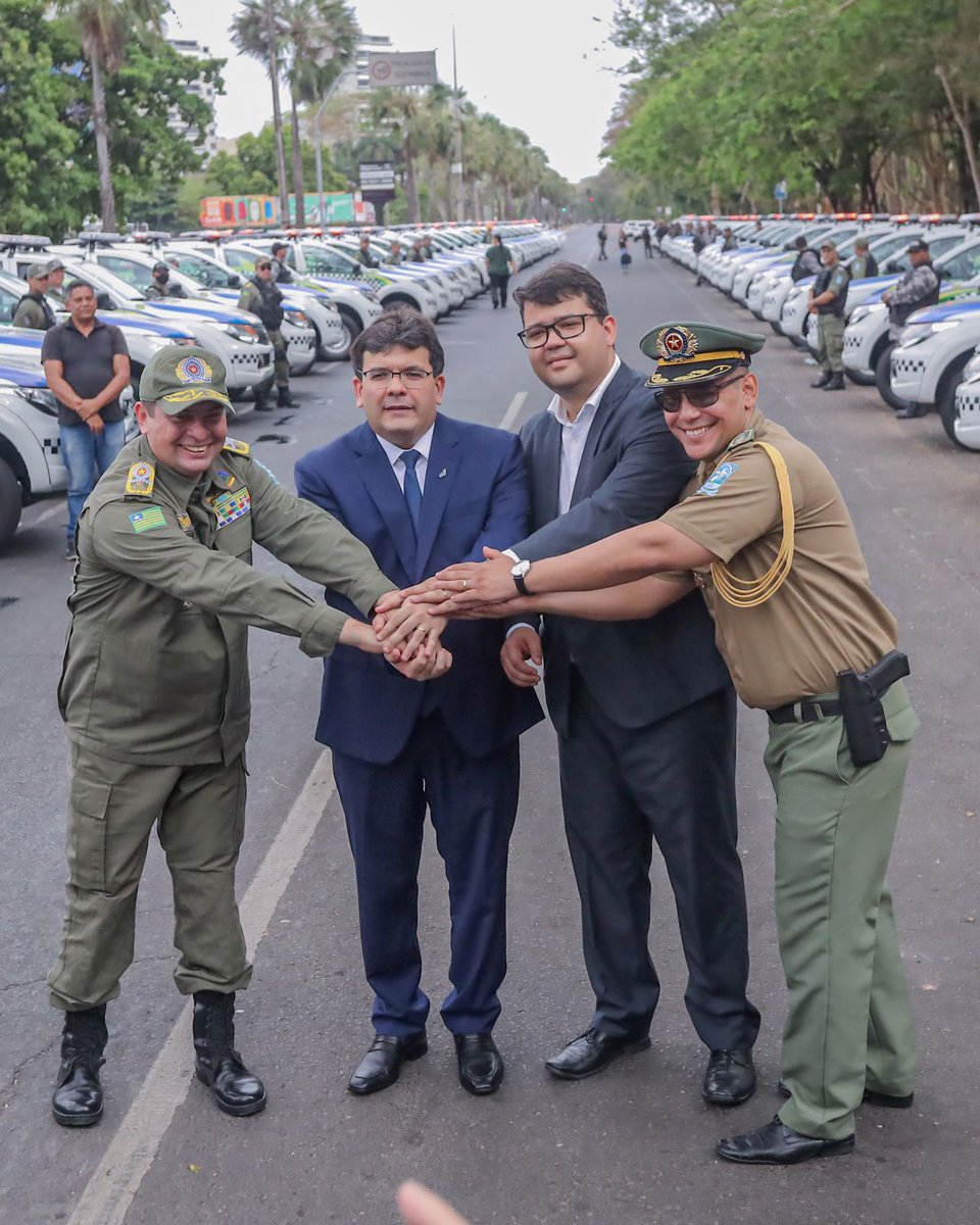 serespiaui's tweet photo. Solenidade de entrega de 200 viaturas para a Polícia Militar do Piauí. Parabéns governador @RafaelFonteles_ e secretário @xicolucas pelo excelente trabalho em prol da segurança em nosso estado do Piauí.
#Segurança #governodopiaui #povoseguro https://t.co/op7AbaDn7q
