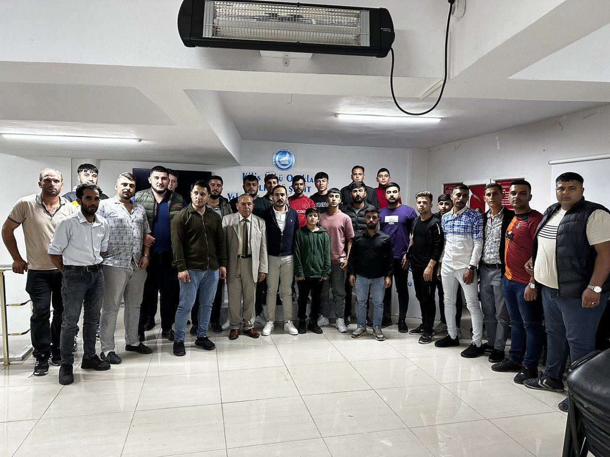 Ülkü Ocakları Kilis İl Başkanlığı olarak her Perşembe gerçekleştireceğimiz "Perşembe Sohbeti" vesileyle Mahalli teşkilatımızda ki Ülküdaşlarımızla bir araya gelerek sohbet programımızı gerçekleştirdik.
Şehitlerimizin ruhlarına Yasin-i Şerif programımızı gerçekleştirdik.

Selam ve