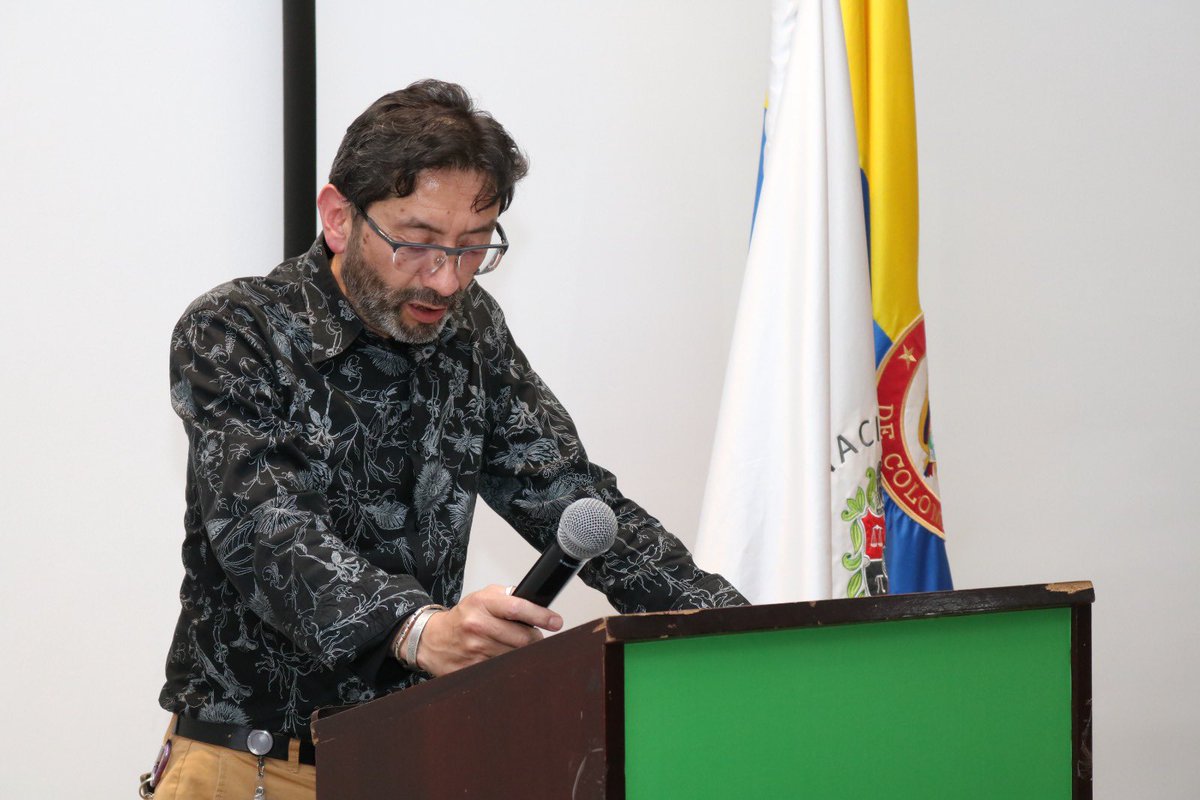DIEB_UNAL's tweet photo. #EnVivo | «Cannabis medicinal para el uso humano», con la participación Juan López (@ZereniaClinic), Andrés Turizo (#SICAD), Guillermo Álvarez (@SectorSalud), Ximena Serrano (@acpccolombia), Sindy Valbuena (#INFOBAE), modera Yury Jack.
📍@AgrariasUN
📷 https://t.co/OF90pmuSjP https://t.co/lR9Zyq3dKJ