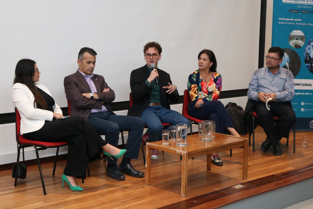 DIEB_UNAL's tweet photo. #EnVivo | «Cannabis medicinal para el uso humano», con la participación Juan López (@ZereniaClinic), Andrés Turizo (#SICAD), Guillermo Álvarez (@SectorSalud), Ximena Serrano (@acpccolombia), Sindy Valbuena (#INFOBAE), modera Yury Jack.
📍@AgrariasUN
📷 https://t.co/OF90pmuSjP https://t.co/lR9Zyq3dKJ