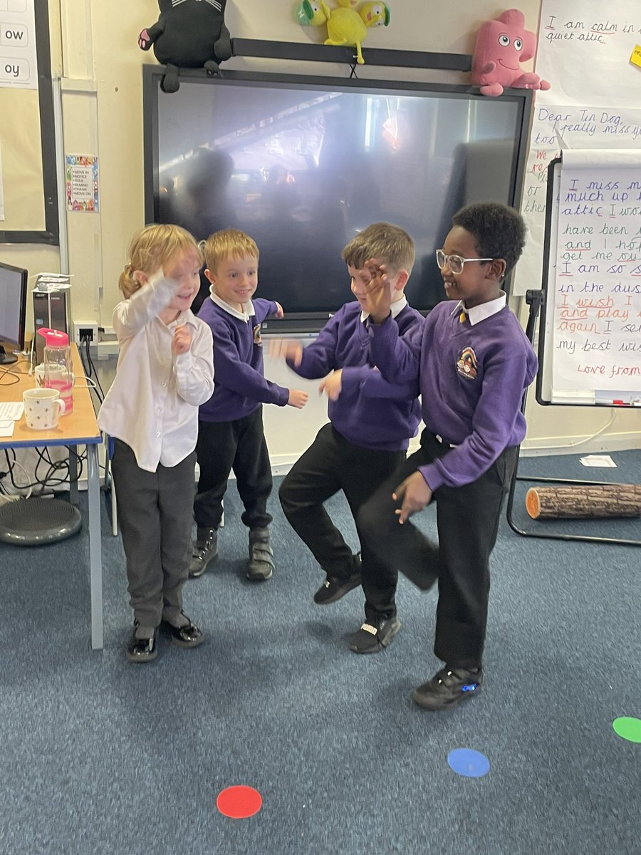 RPSRadcliffe2D's tweet image. How are we going to get those toys down from the loft?! 

The children had lots of fun planning and acting out how to rescue the lost toys.

Make sure you swipe across for some brilliant action shots!